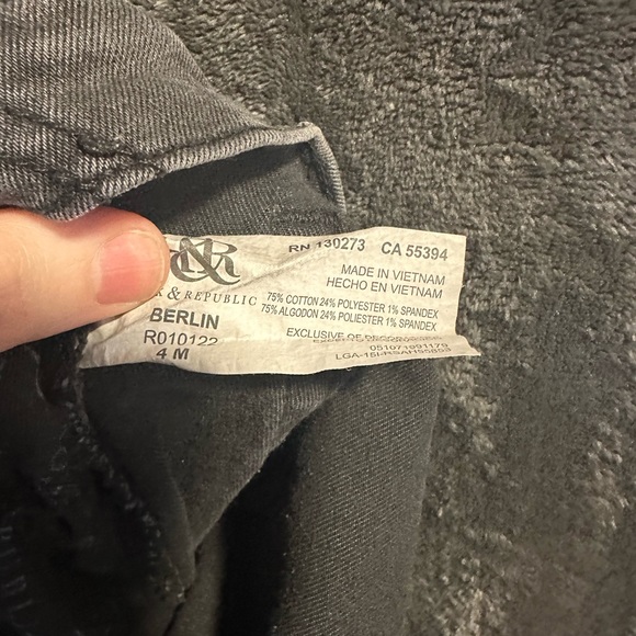 Women’s Rock & Republic Black Jeans With Gold Chain Detail Pockets Size 4 - Picture 9 of 9